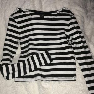 Long sleeve striped crop top